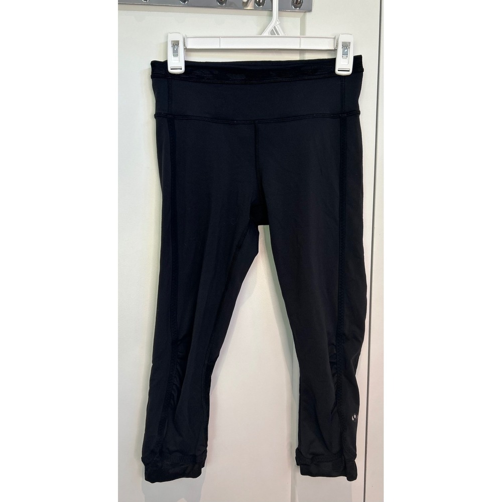 Lululemon Black Mesh Panel Crop Running capris High Rise Zip Pocket Size 4